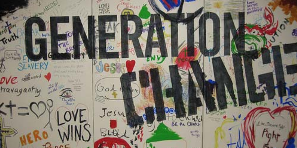 Drie panelen waarop graffiti staat. In grote letters is de lezen 'Generation Change'